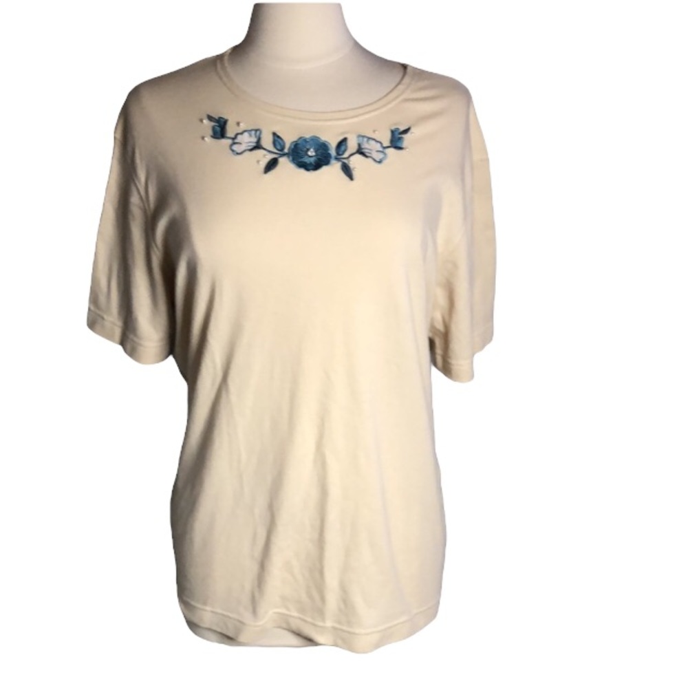 Cream T-Shirt Green & Pearl Appliqué Design